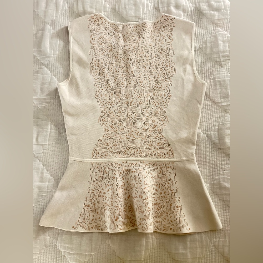 BCBG MAXAZRIA Elegant Cream Lace Peplum Top /ZIZE S - Picture 2 of 4